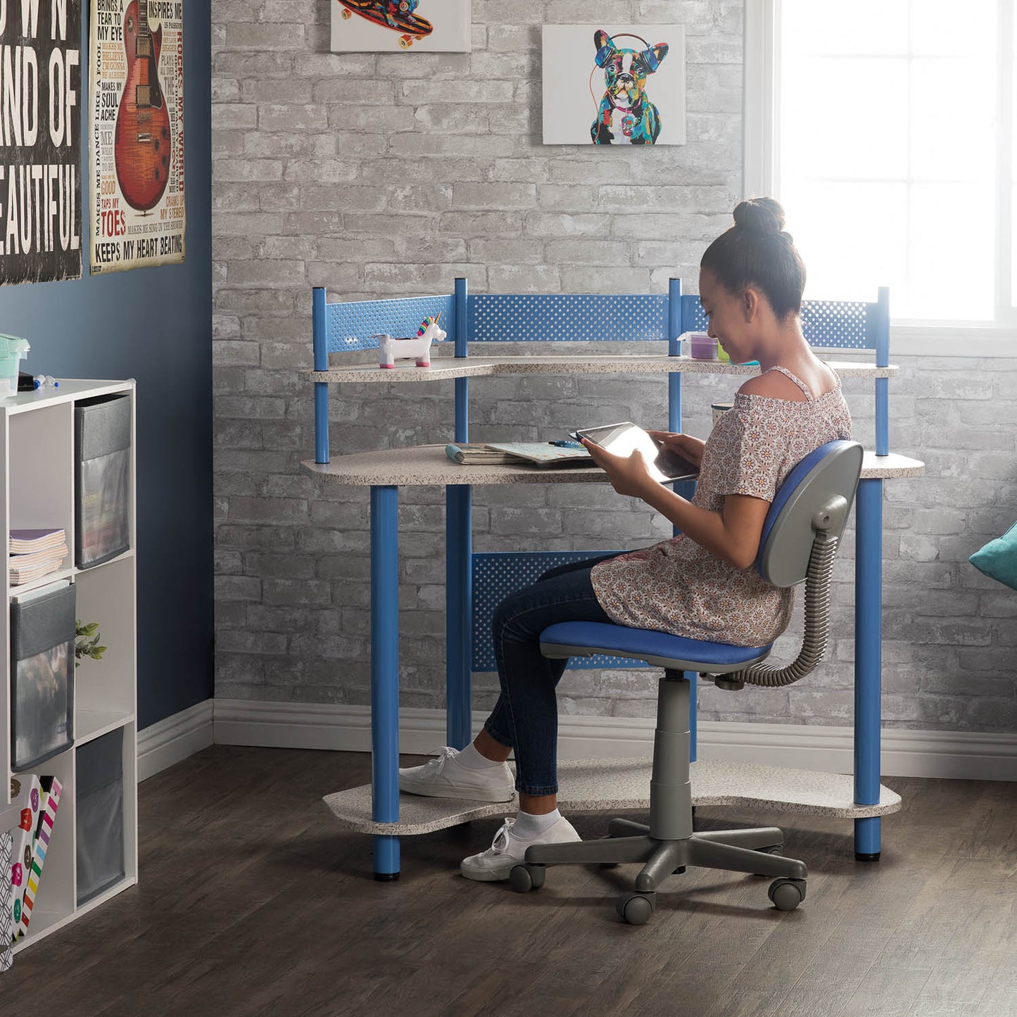 Study Corner Student Desk